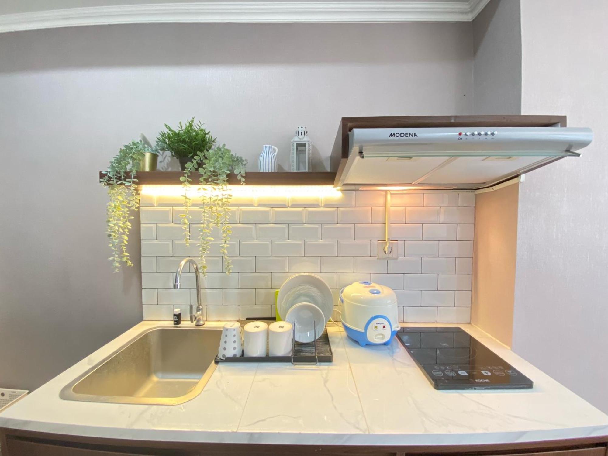 Gorgeous At Grand Afrika By Travelio Apartemen *